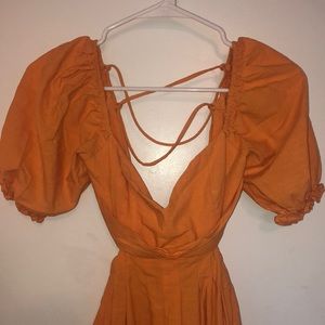 ✨MABLE✨ size Small, cute orange mid dress